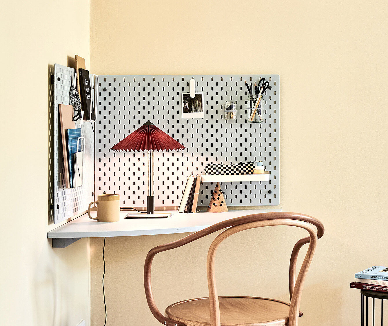Schreibtisch-Ecke selber bauen