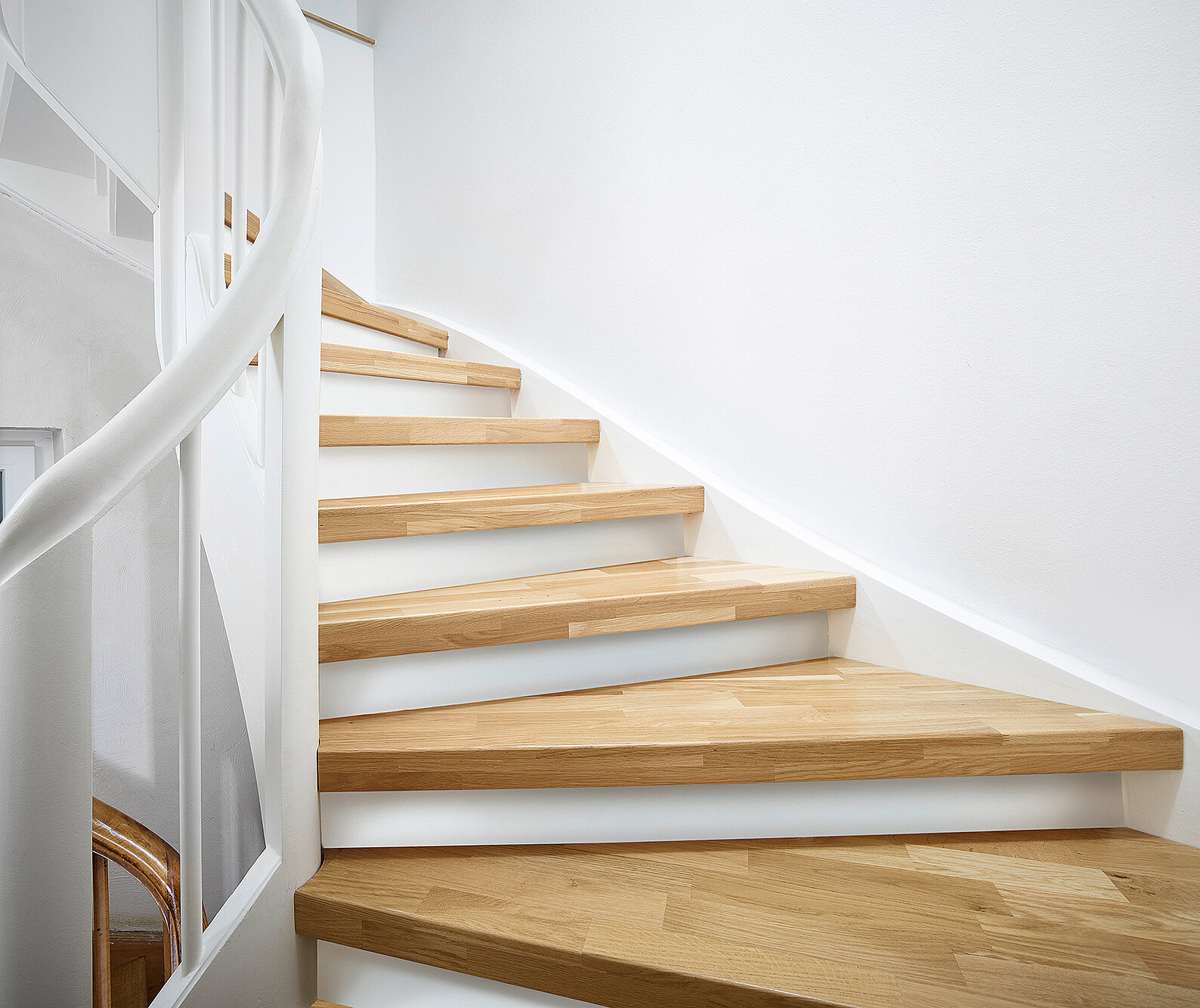Treppe aus Holz renovieren