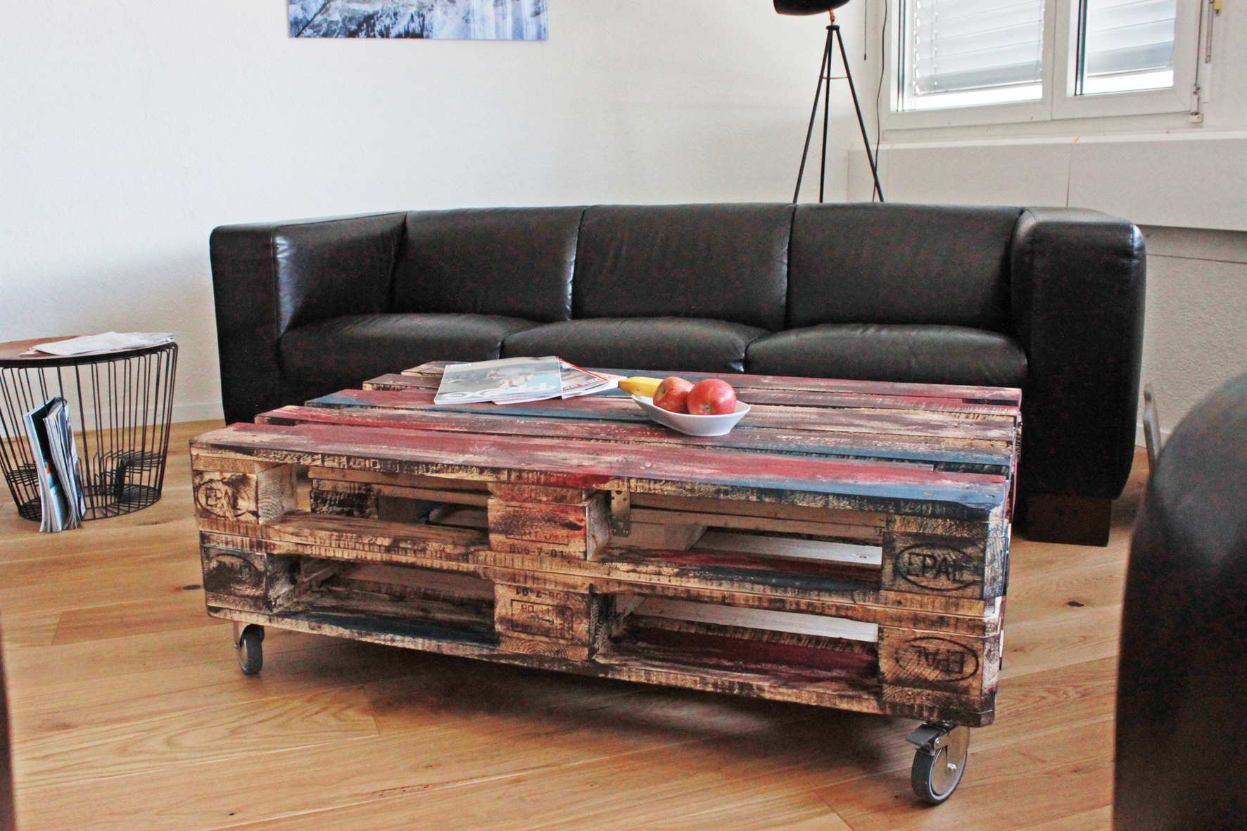 Cooler Couchtisch mit Shabby Chic
