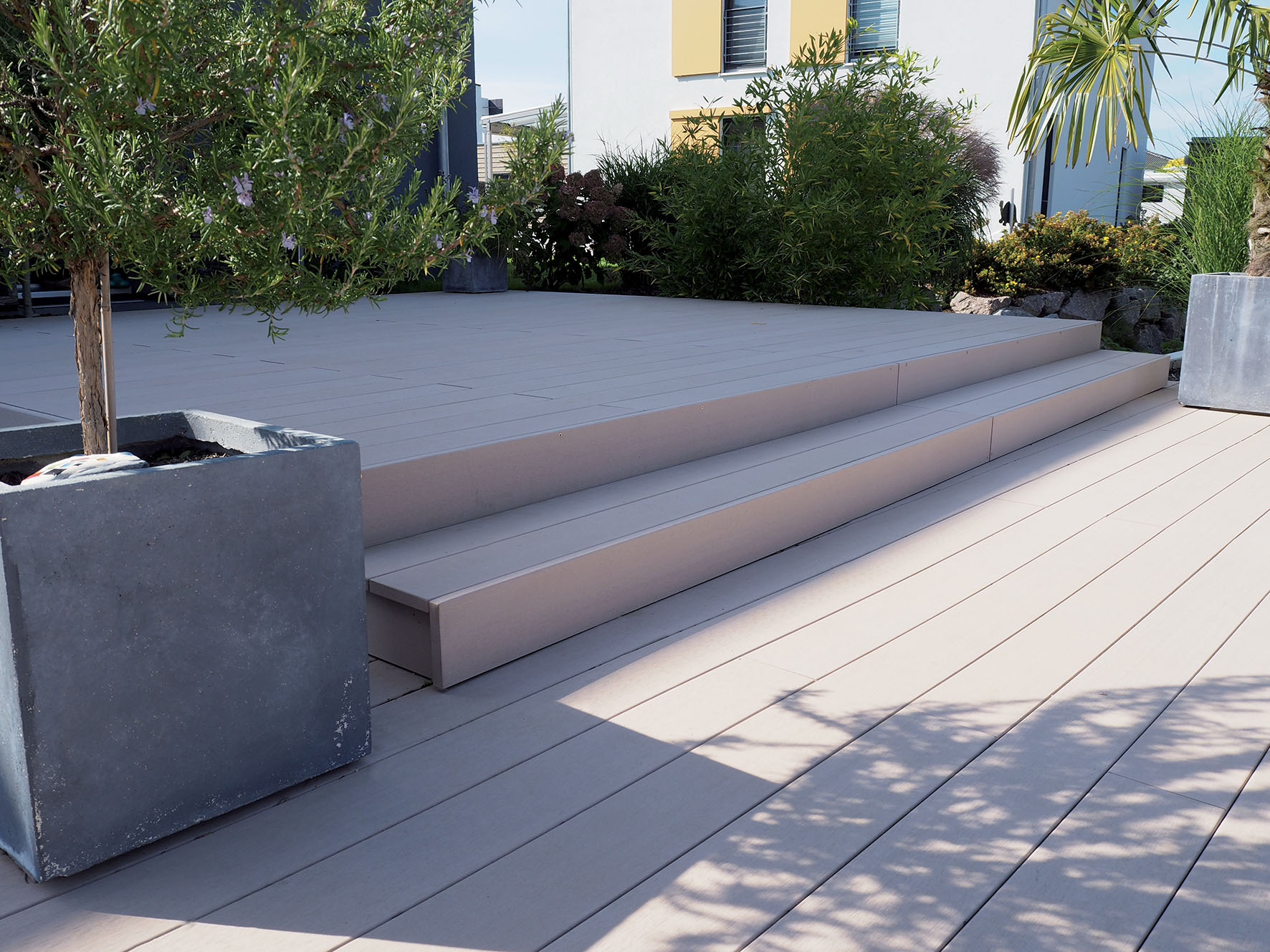 Terrassenbeläge im Überblick