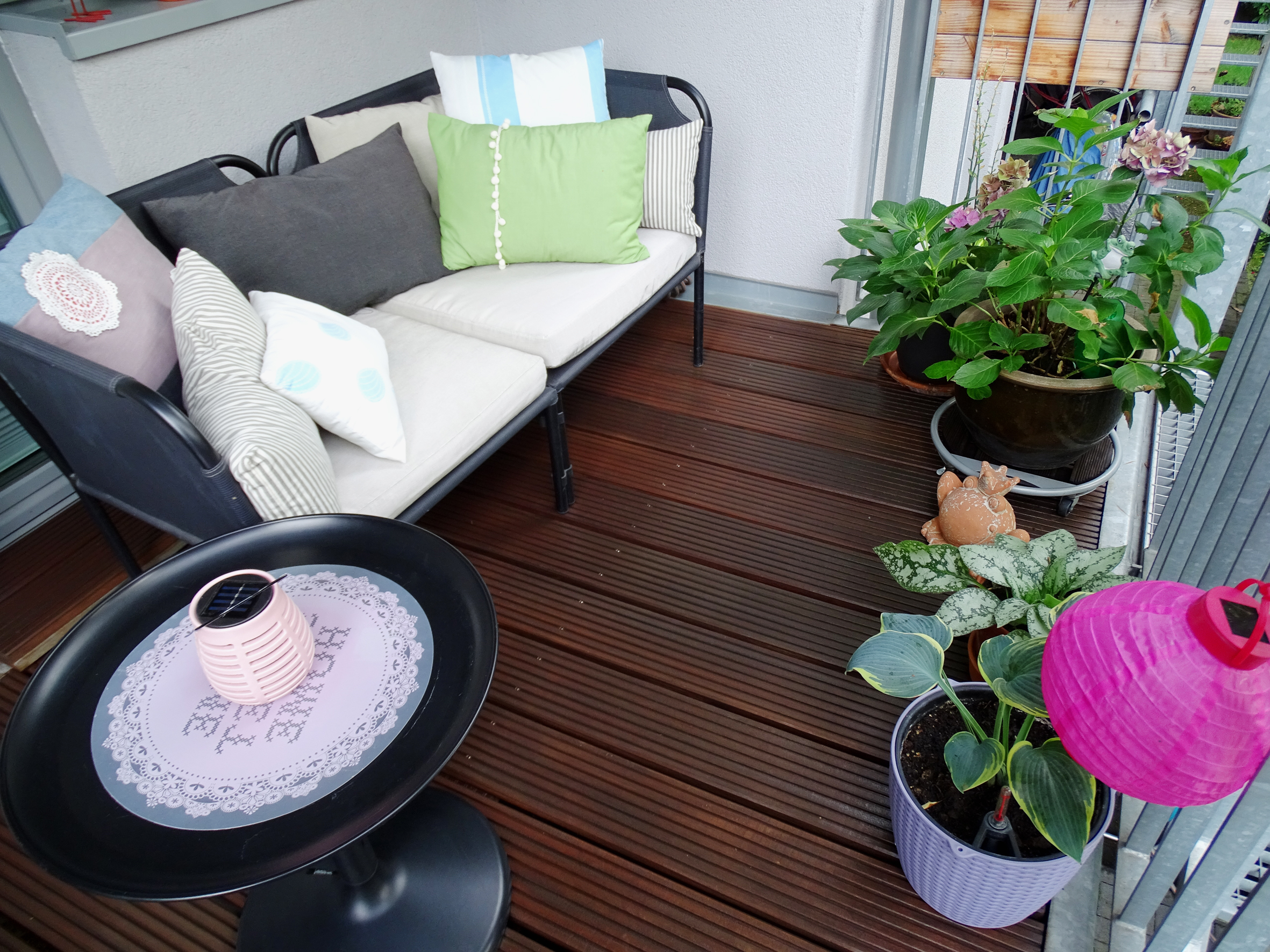 Holzterrasse reinigen und pflegen